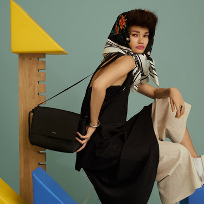 <BLACK IVORY> Square / Black