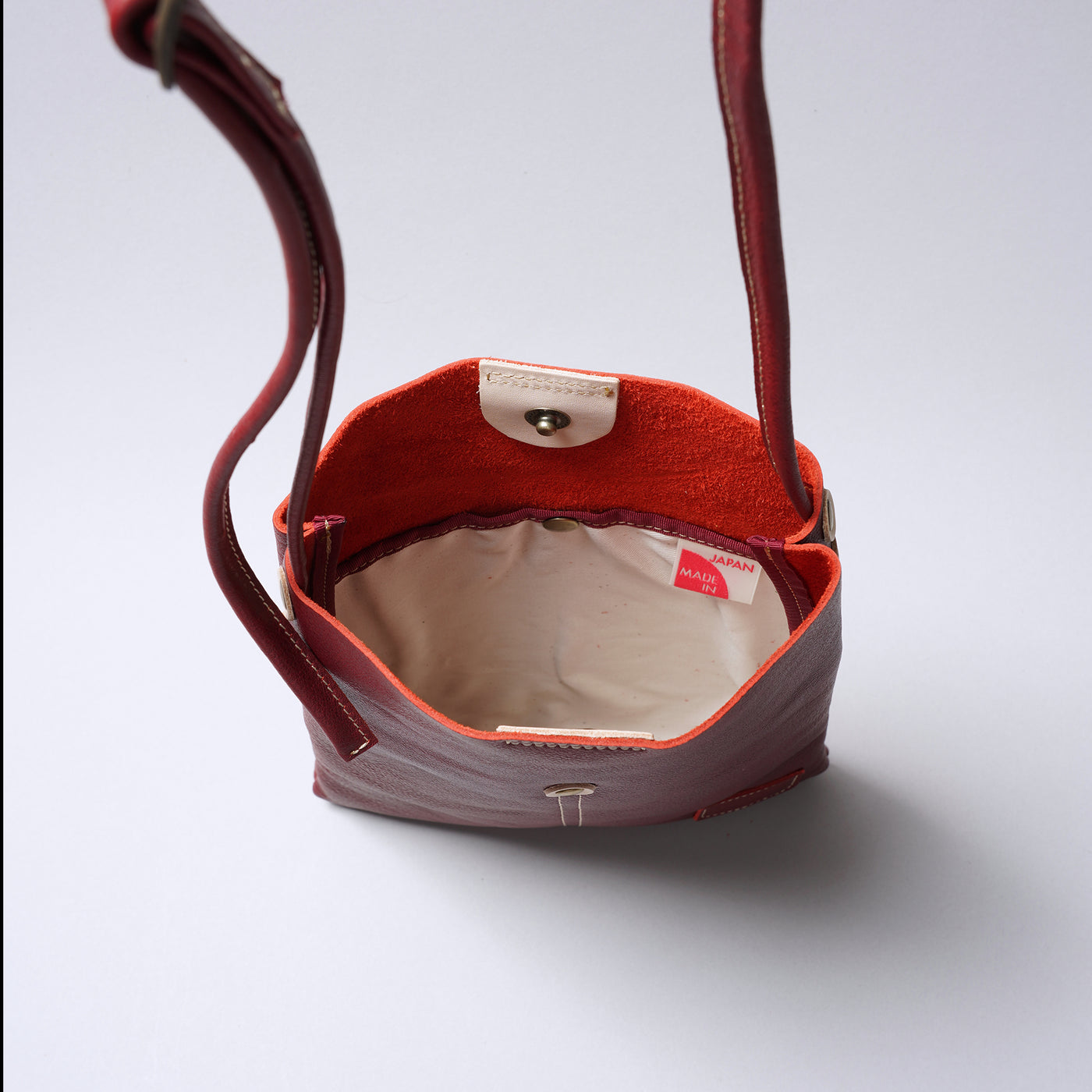 ＜レッセフェール＞ピエーザ 薄マチショルダーバッグ/グリーン