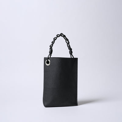 <SENTI FLATTER THE SENSES> Shrink Leather Chain Handle Mini Bag / Ivory x Black