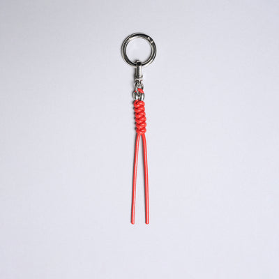 <SENTI FLATTER THE SENSES> Leather Blade Key Chain / Ivory