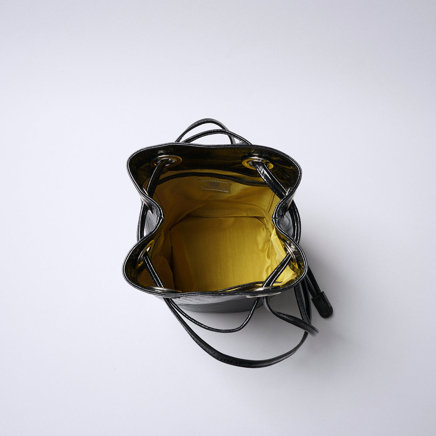 ＜コケット＞Bohemeシャイニー（巾着バッグ）/ゴールド