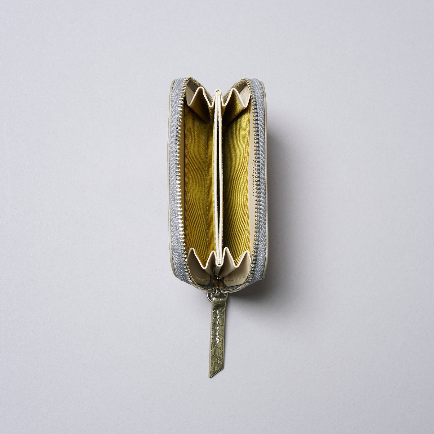 <Coquette> Round Mini Wallet (Shiny) / Gold x Pink