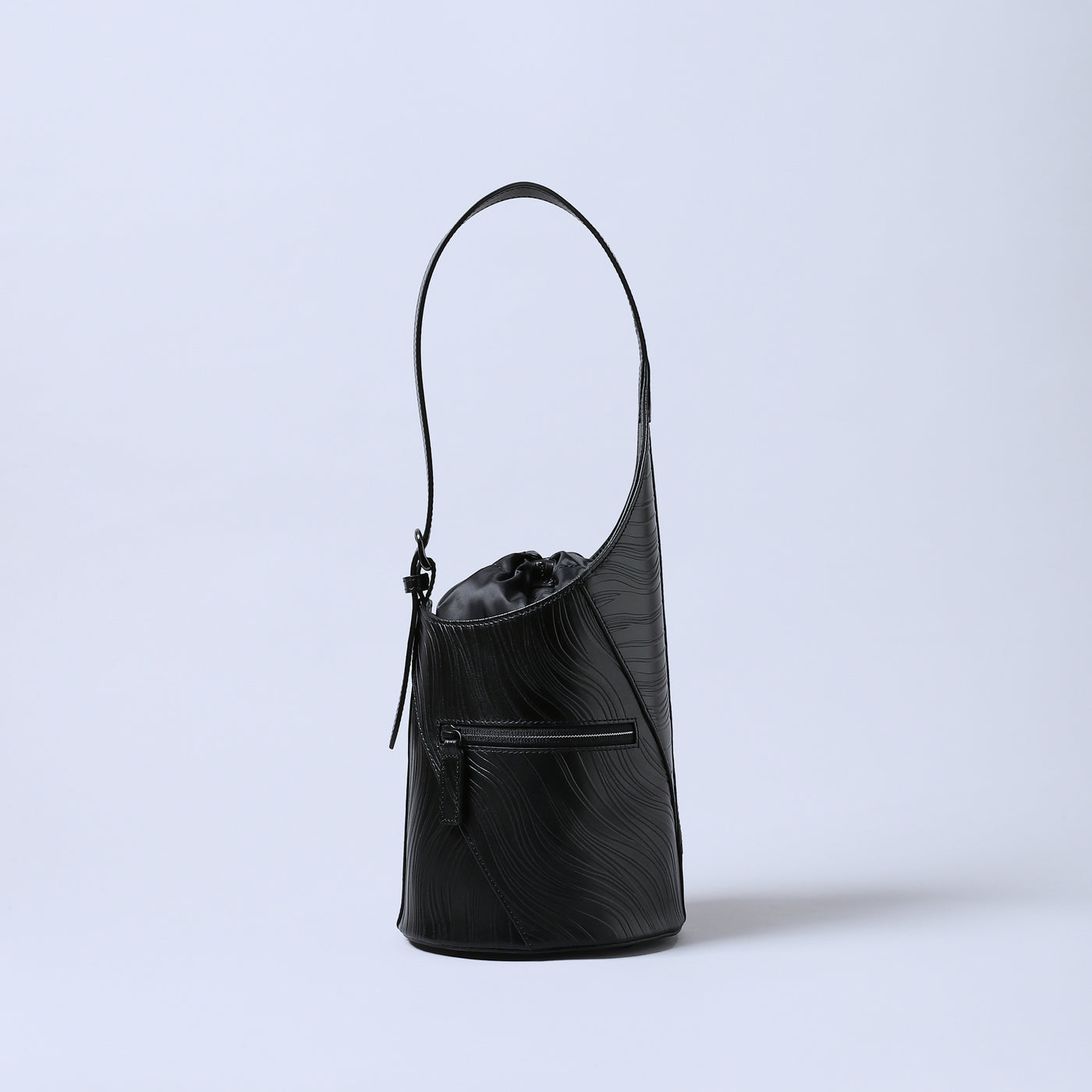 ＜ESTINE＞Noirism系列 皮革水桶包/黑色