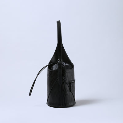 ＜ESTINE＞Noirism系列 皮革水桶包/黑色