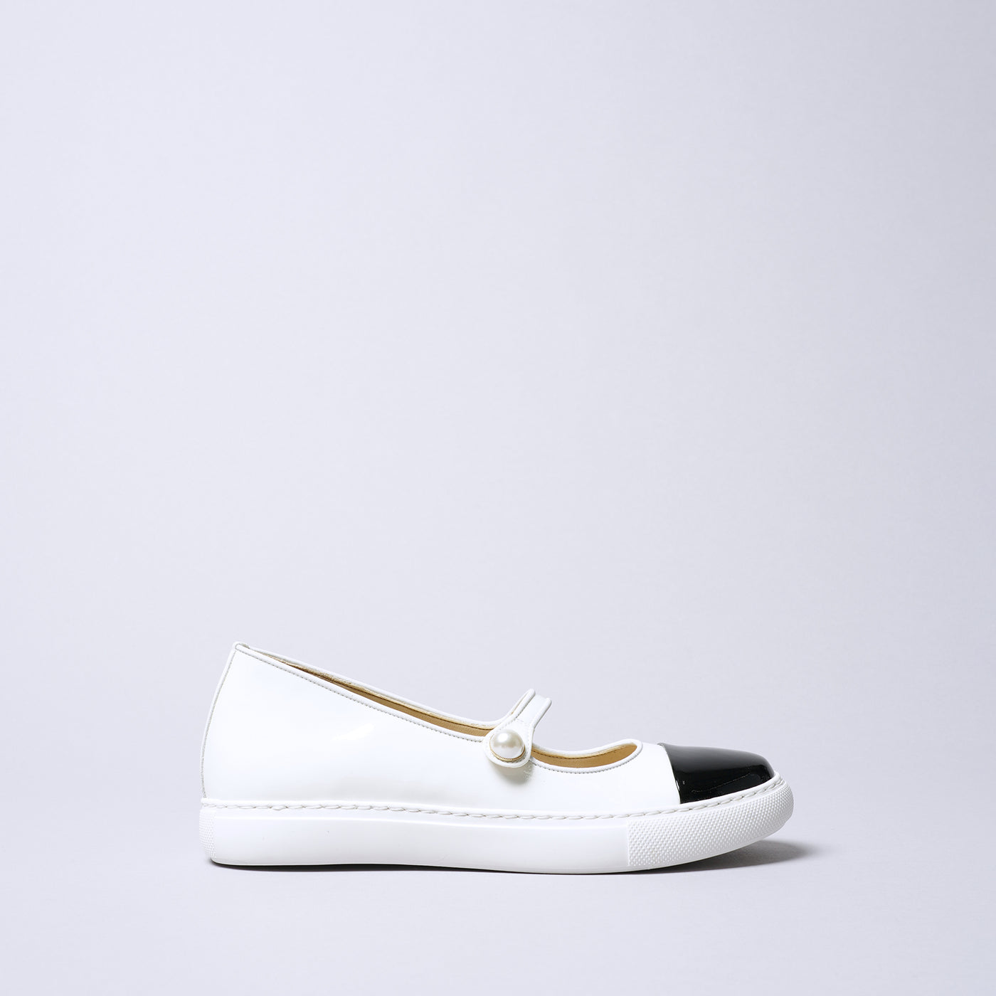 ＜IUI＞單扣帶球鞋/黑色×黑色