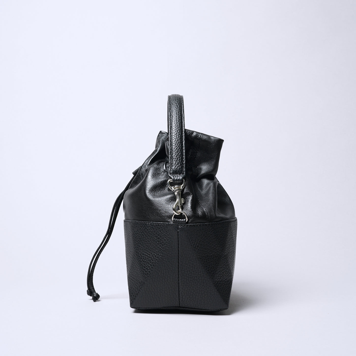 <Kolmio> [VALO] 05 KINCHAKU / Black x Black