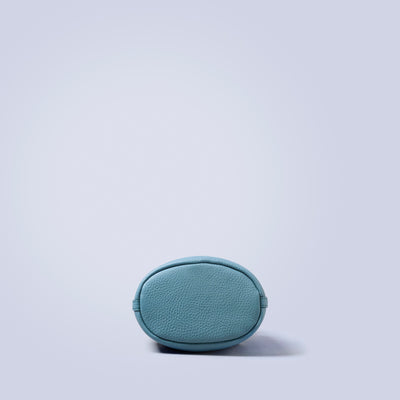 ＜LEZALI＞壓花迷你抽繩肩背包/天藍色