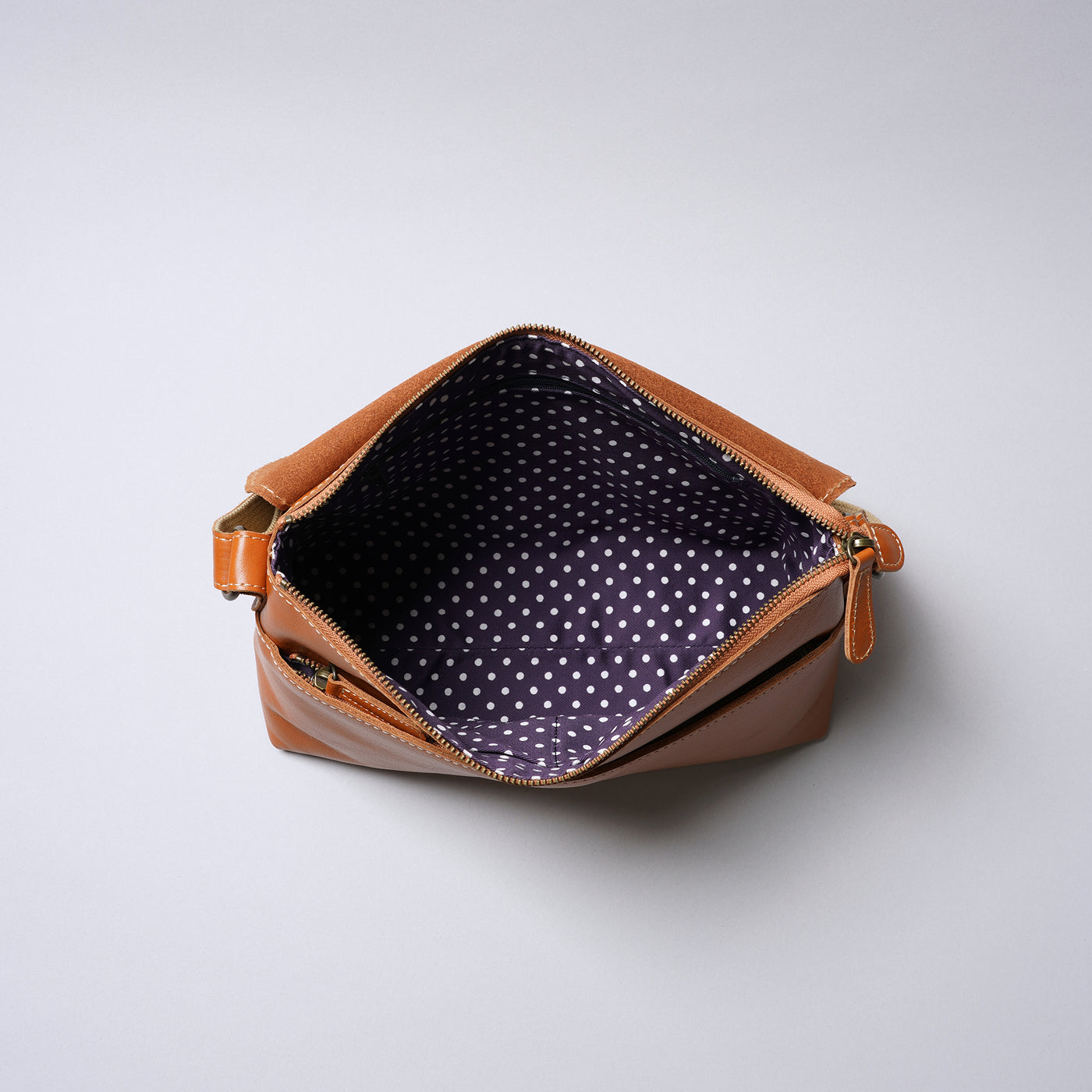 ＜Laisser Faire＞Wolf 斜背包/駱駝色