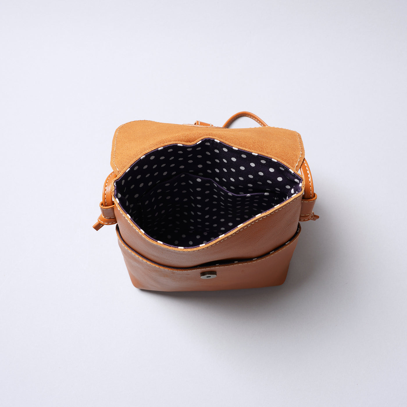 ＜Laisser Faire＞Wolf 隨身迷你斜背包/藏青色