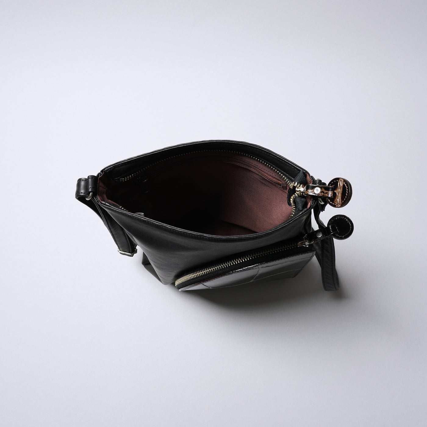 ＜リアルマインド ブラックレーベル＞アポロン 縦型ショルダーバッグ/ブラック