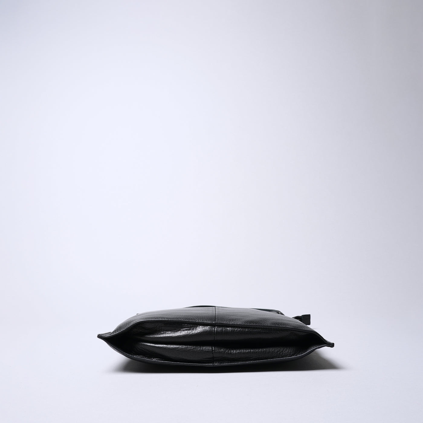 ＜リアルマインド ブラックレーベル＞フィッカ 薄マチトートバッグ/ブラック