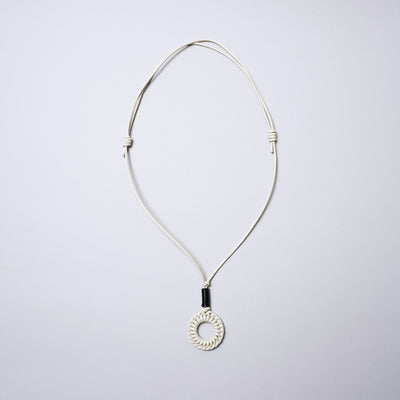 <SENTI FLATTER THE SENSES> Leather Blade Circle Long Necklace / Black