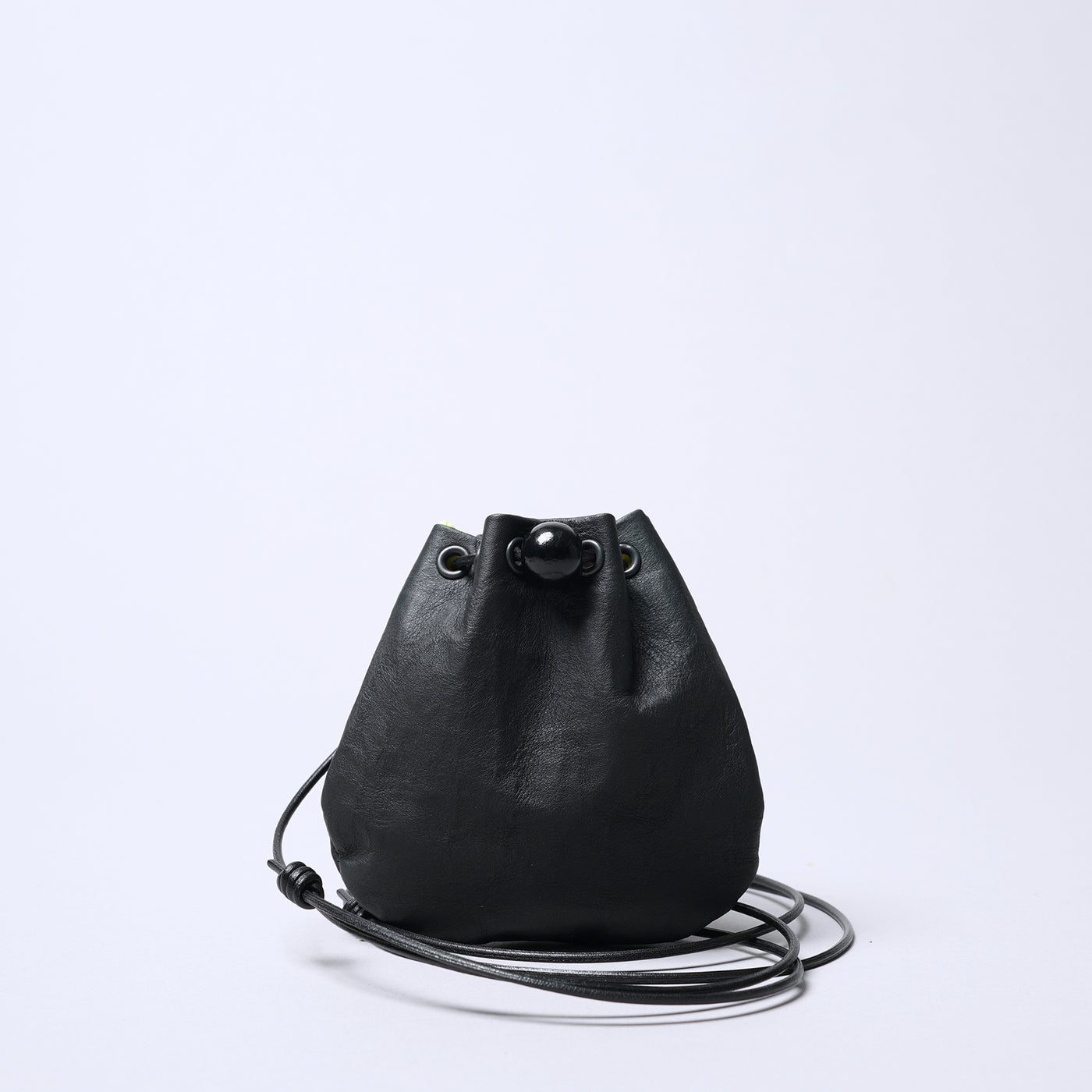 <SENTI FLATTER THE SENSES> Super Lightweight Dyneema Leather Drawstring Bag SS  / Black