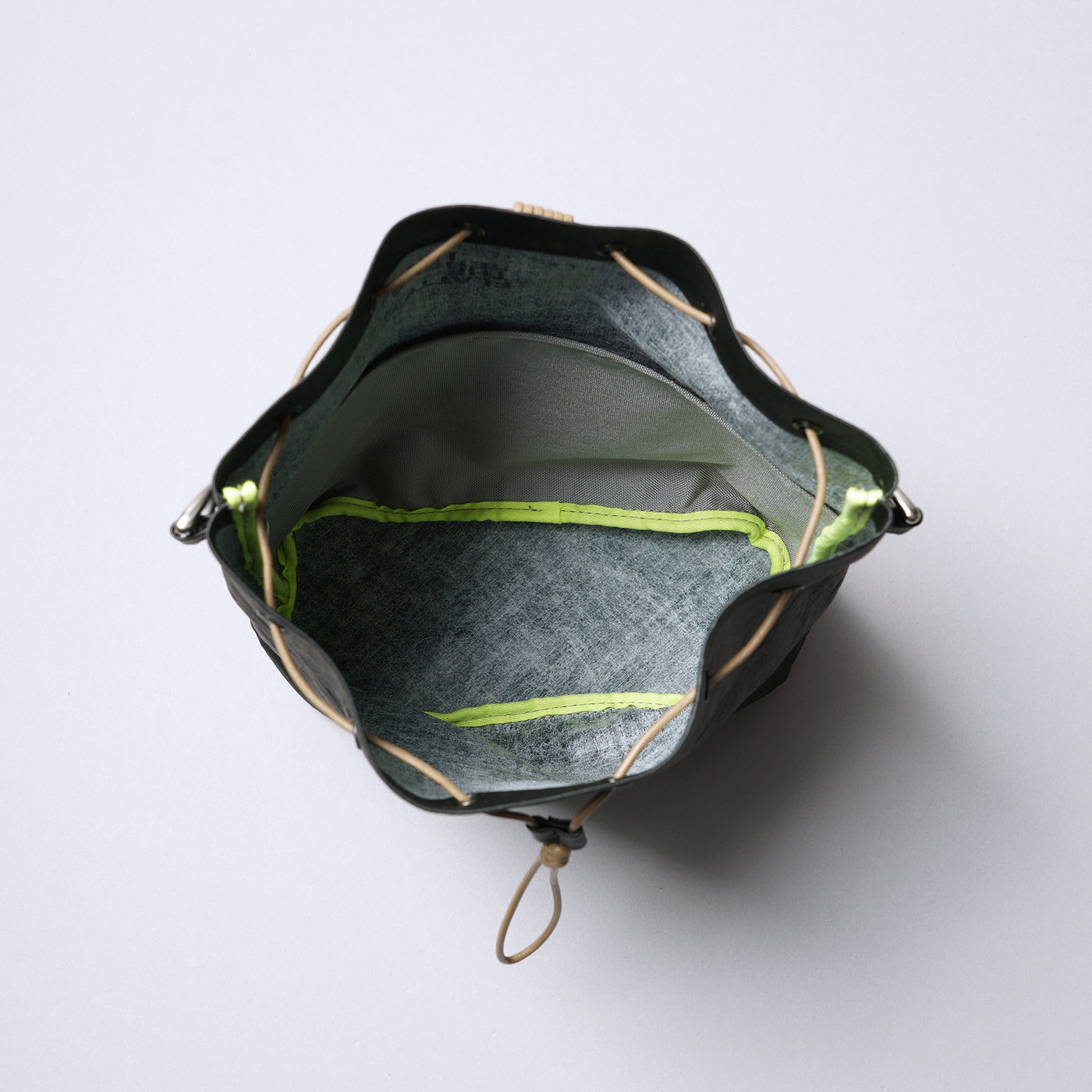 <SENTI FLATTER THE SENSES> Super Lightweight Dyneema Leather Drawstring 2 Way Bag / Black