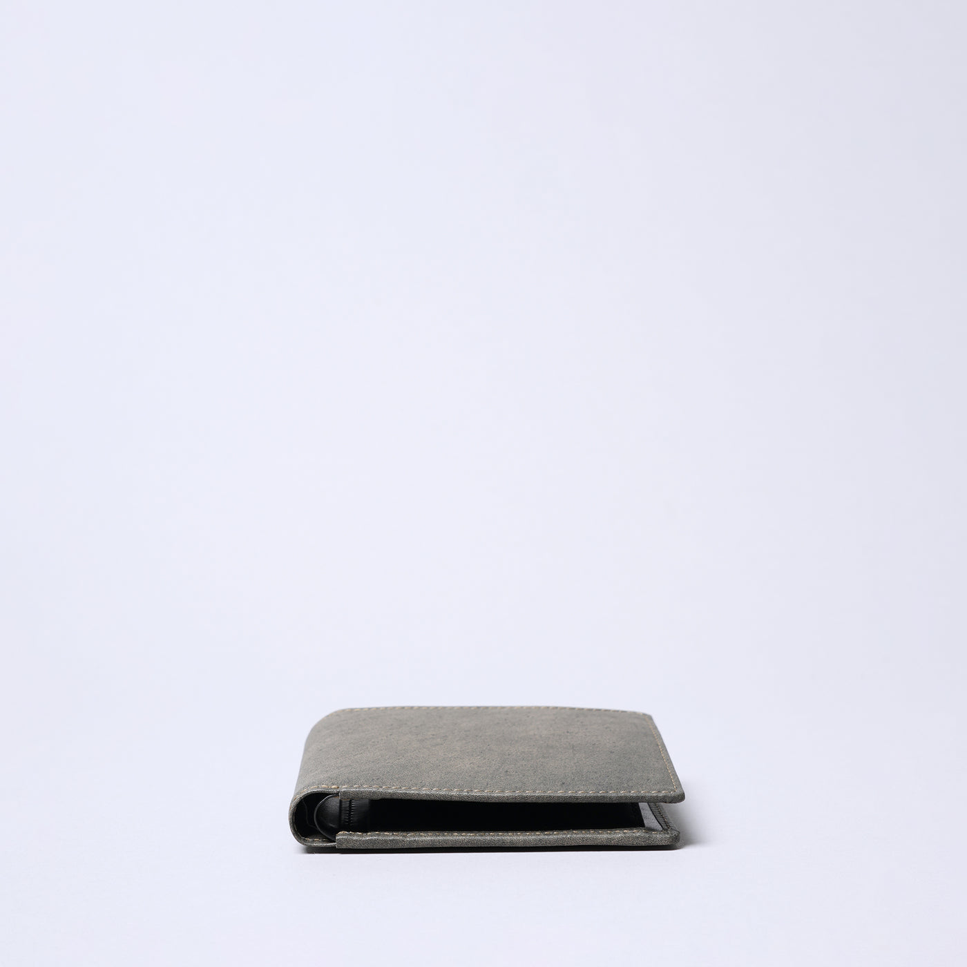 ＜エンリオ＞二つ折り財布/ブラック