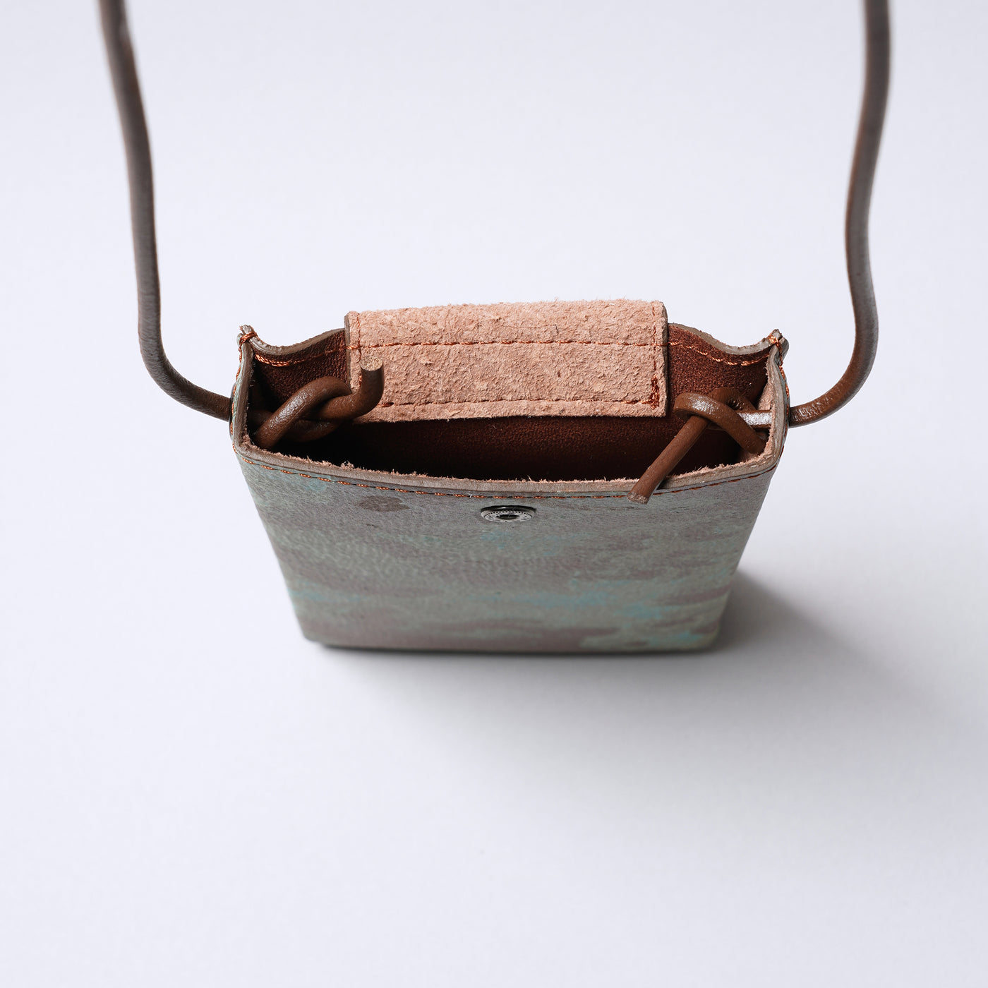 ＜ケウ＞スキニーケース S（7.5inch）/赤銅錆