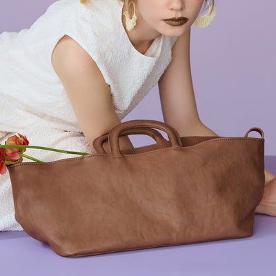 <numeri> Oblo Oblong Tote Bag / Mocha