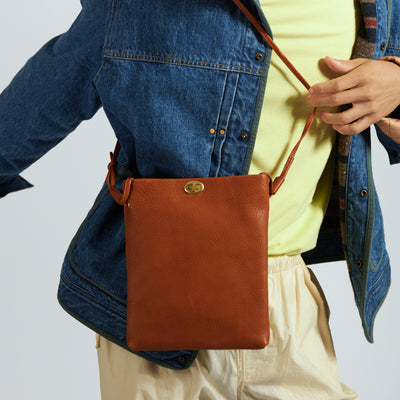 <SLOW> Shoulder bag / brown