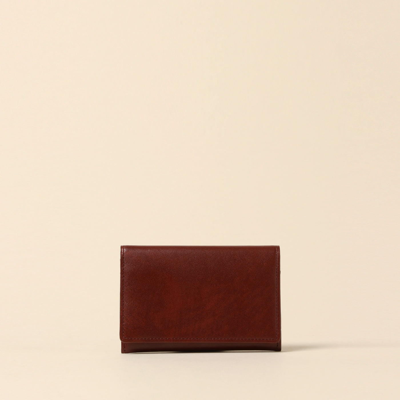 < CYPRIS > Business card holder in white Shirasagi leather, brown