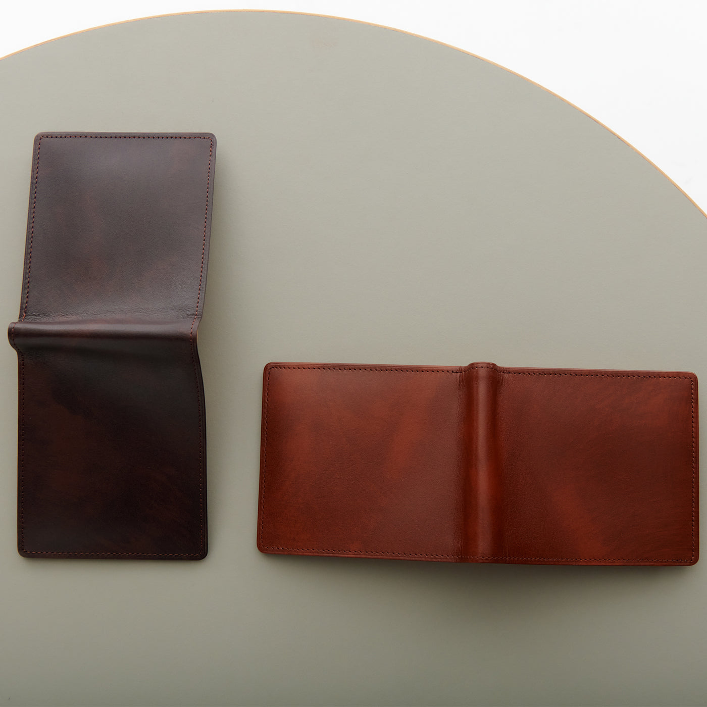 ＜CYPRIS＞ Cirasagi Leather 二折錢包 / 深棕色